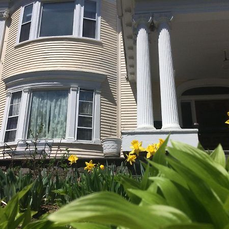 The Inn On Winter'S Hill Kingfield Экстерьер фото