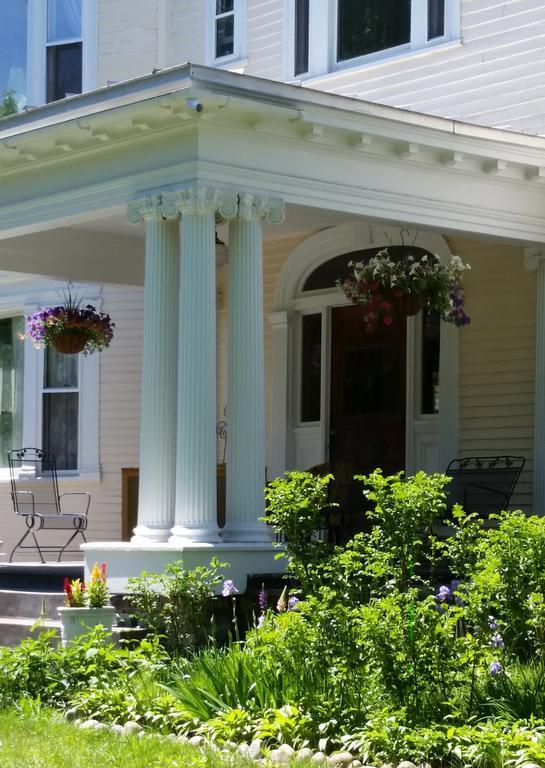 The Inn On Winter'S Hill Kingfield Экстерьер фото