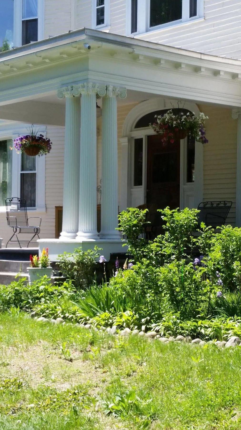 The Inn On Winter'S Hill Kingfield Экстерьер фото